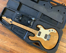 Load image into Gallery viewer, &#39;81 Peavey T-15 - Short Scale w/ Amp-in-Case 🇺🇸
