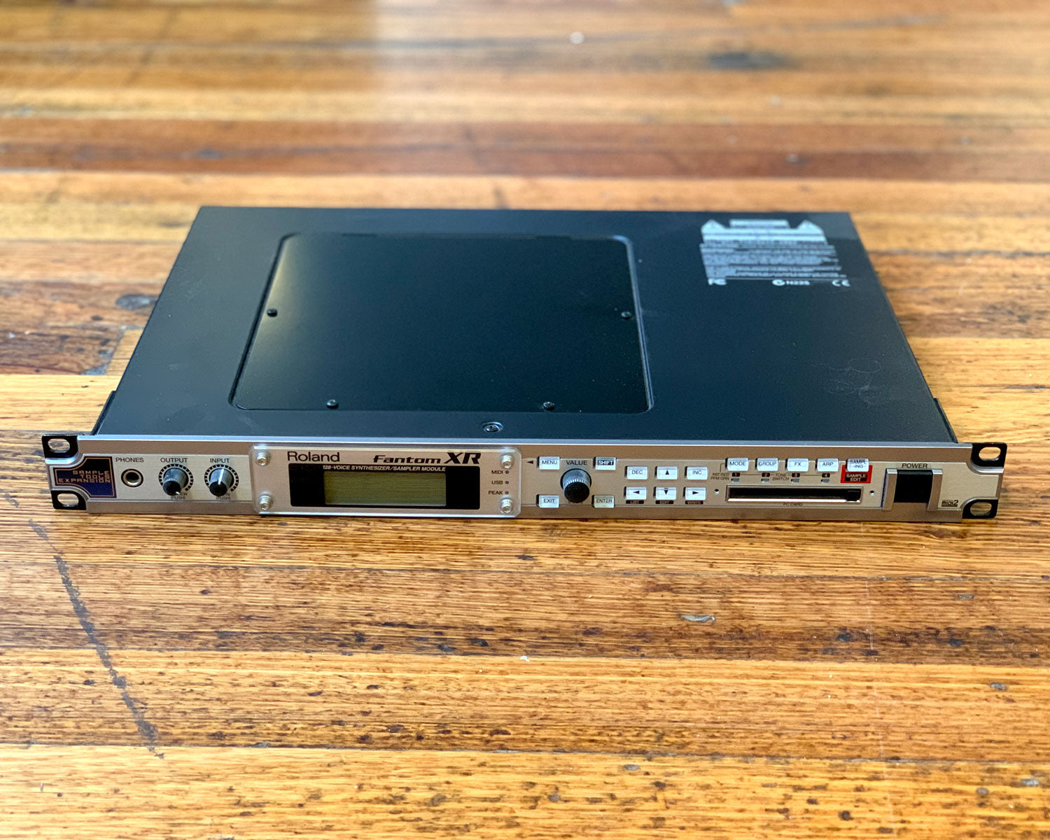 Roland　音源モジュール　シンセサイザー　Fantom XR　液晶表示正常品 Roland 音源モジュール シンセサイザー Fantom XR 液晶表示正常品