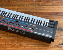 Load image into Gallery viewer, 1986 Roland Juno 106 Programmable Analogue Synthesizer
