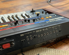 Load image into Gallery viewer, &#39;83 Roland Juno 60 - Serviced
