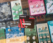 Load image into Gallery viewer, Roland PCM1-01 Sound Library Card
