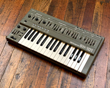 Load image into Gallery viewer, Roland SH-101 - Grey
