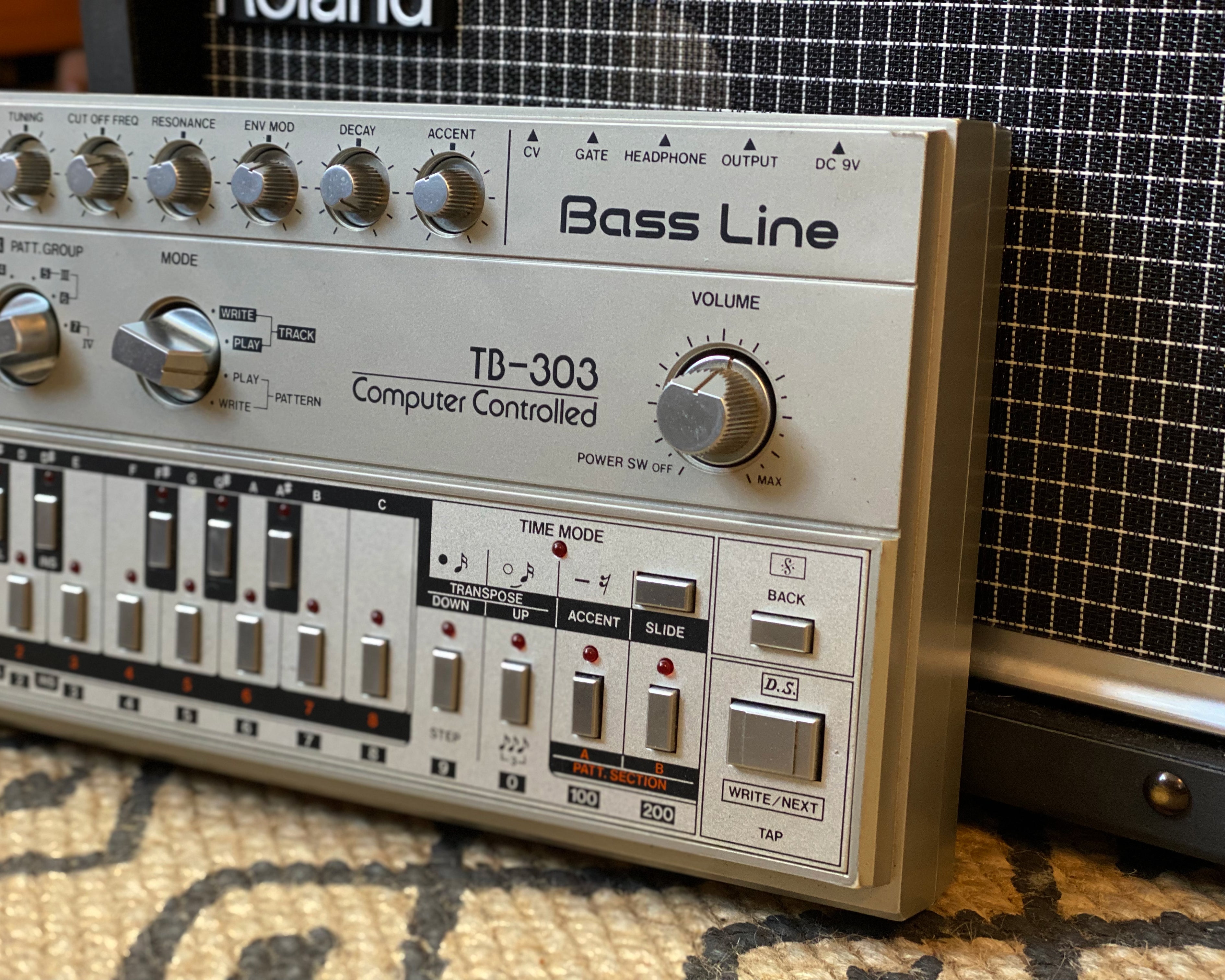 割引可品Roland ローランド Bass Line TB-303 ベースシンセサイザー 器 ジャンク M6518121 ローランド