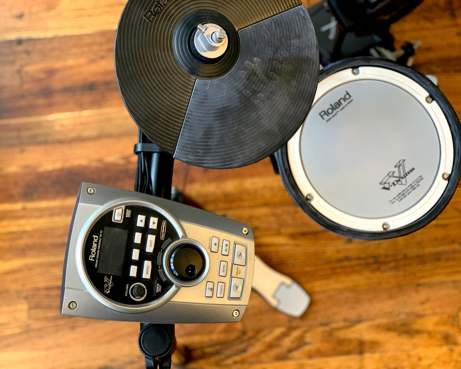 電子ドラム Roland td-15Roland TD-15 音源 モジュール 電子ドラム