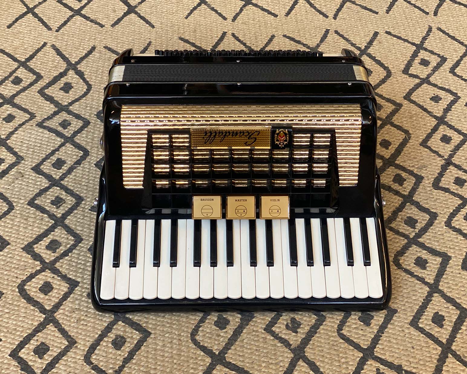 Scandalli 80 bass shop accordion