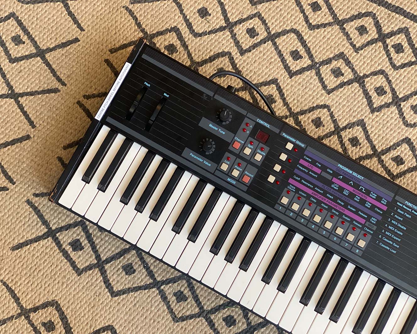 Sequential Split-Eight Polyphonic Analogue Synthesizer