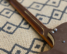 Load image into Gallery viewer, &#39;61 Silvertone U1 Shortscale - Brown Sparkle
