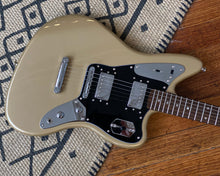 Load image into Gallery viewer, Fender Squier Contemporary Jaguar HH ST - Shoreline Gold

