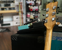 Load image into Gallery viewer, &#39;67 Tokai Gakki Humming Bird - w/ Onboard Fuzz Circuit! 🇯🇵
