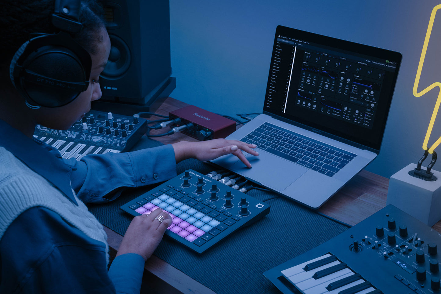 Novation Circuit - Tracks Standalone Groovebox