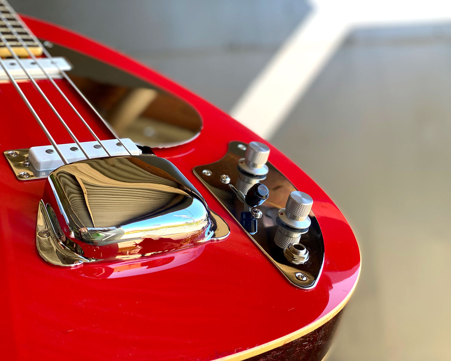 Vox Wyman Bass （Teardrop型・イタリア製）ビンテージ　中古 Rare Vintage Vox Bill Wyman Bass Cherry 1960's | Cream City