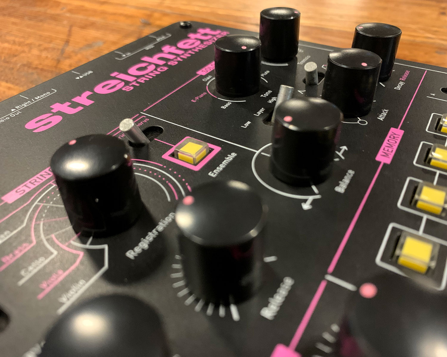 Waldorf Streichfett String Synthesizer – Found Sound シンセサイザー Waldorf Streichfett
