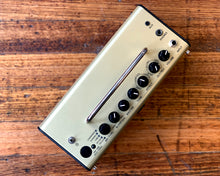 Load image into Gallery viewer, YAMAHA THR5A Portable Acoustic Amp
