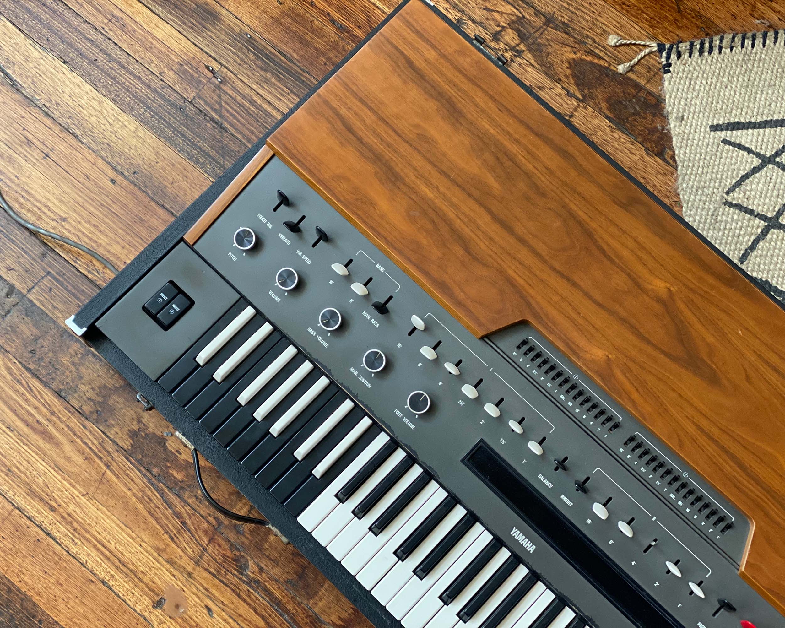YAMAHA YC-30 - Wooden Top