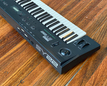 Load image into Gallery viewer, Yamaha SY22 Dynamic Vector Synthesiser
