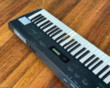 Load image into Gallery viewer, Yamaha SY22 Dynamic Vector Synthesiser
