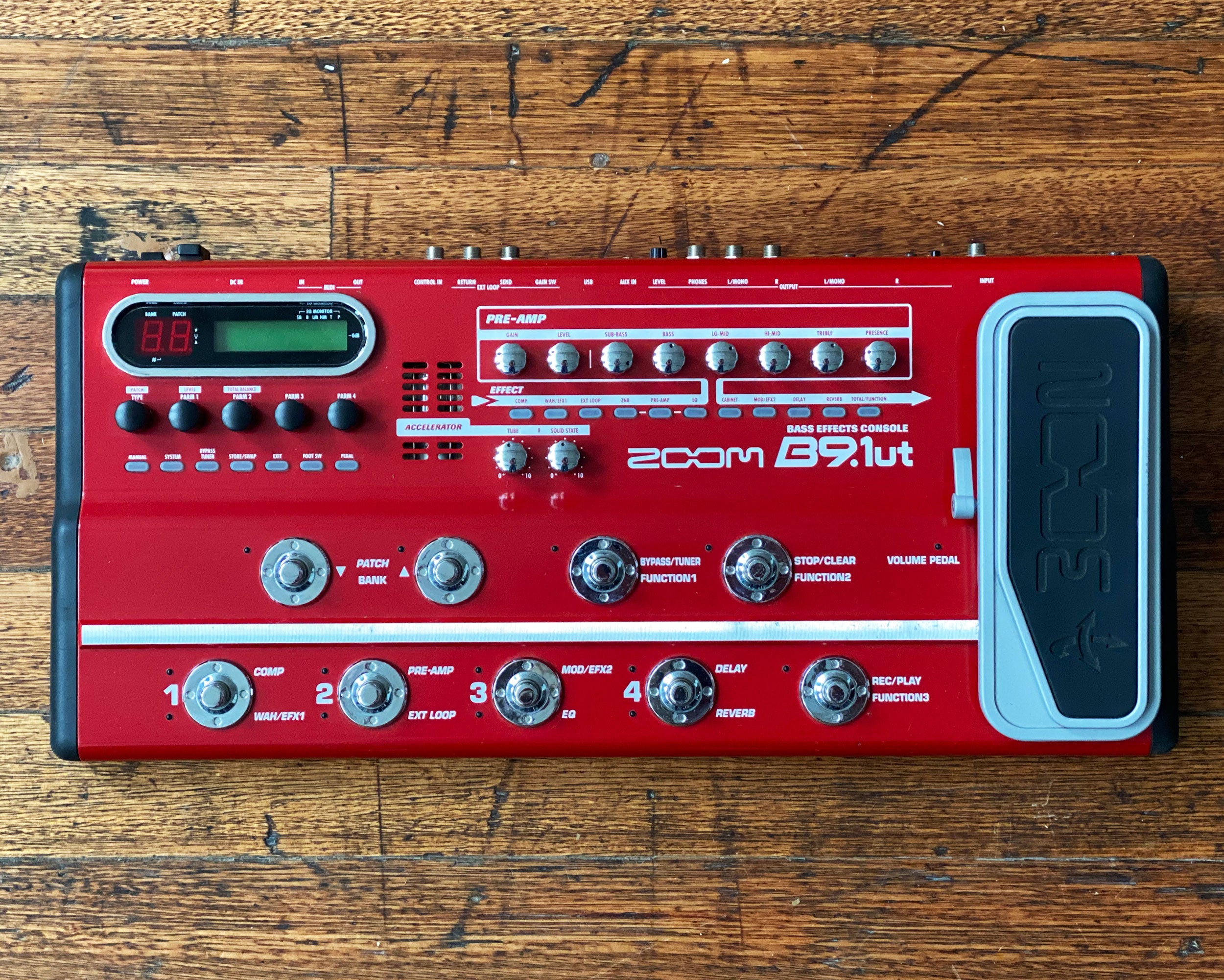 Zoom B9.1ut Bass Effects Console
