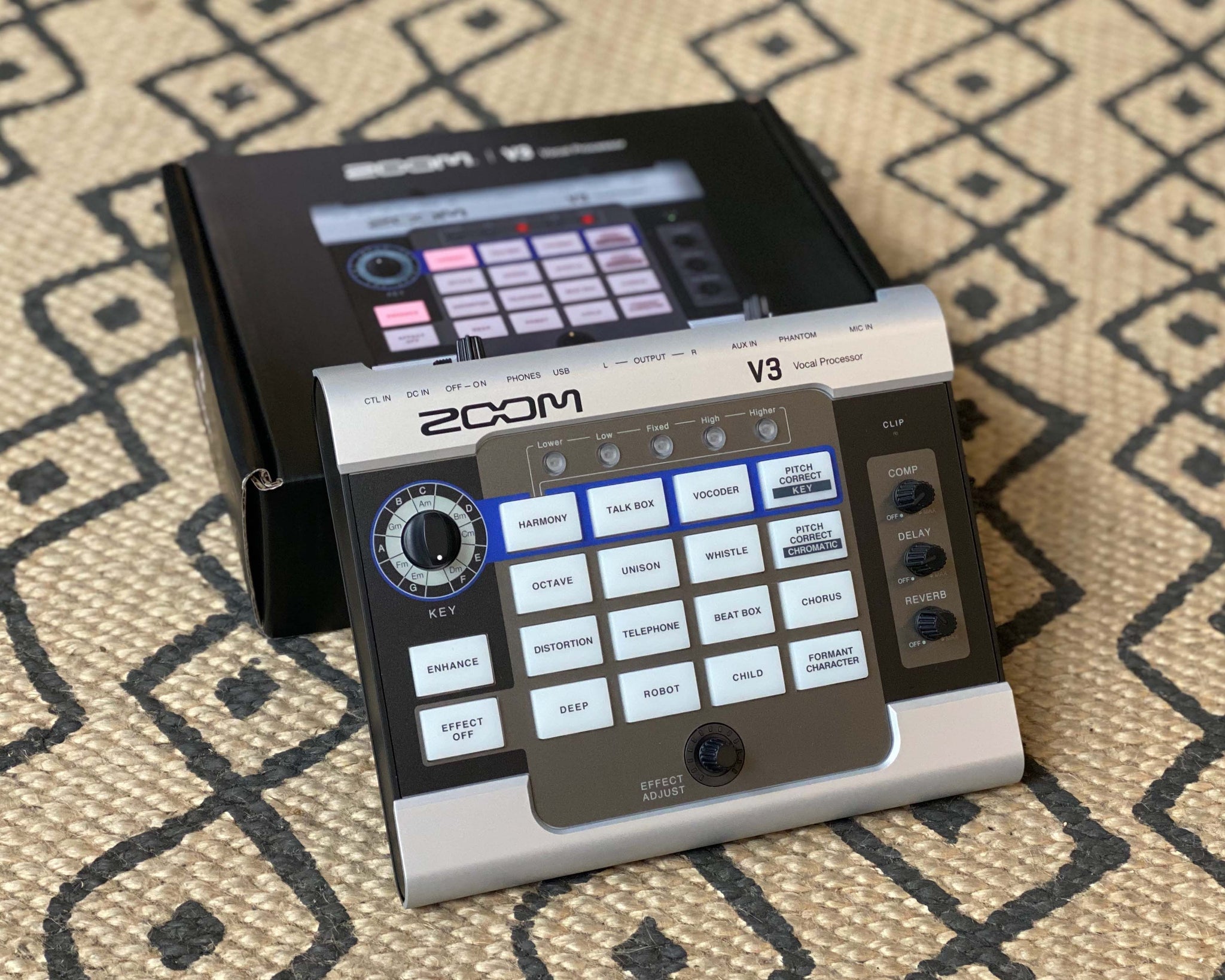 Zoom V3 Vocal Processor – Found Sound