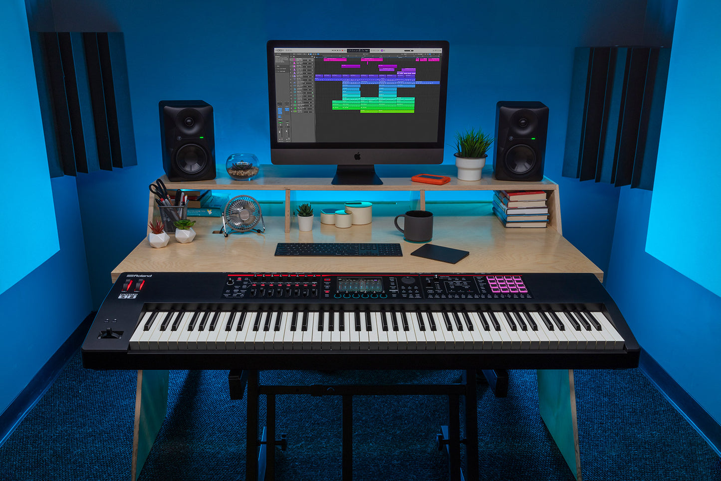 Roland FANTOM 08 88-Key Synthesizer Keyboard