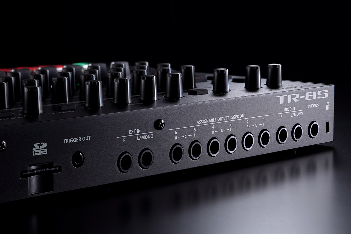 Roland TR-8S Rhythm Performer Drum Machine w/ Sample Playback