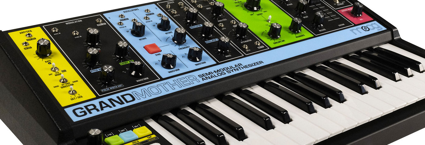 Moog Grandmother 👵 Semi-Modular Analog Synthesizer
